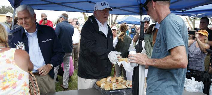 Τα ακραία καιρικά φαινόμενα ενισχύουν τον Τραμπ -Στο 40% έφτασε η δημοτικότητά του